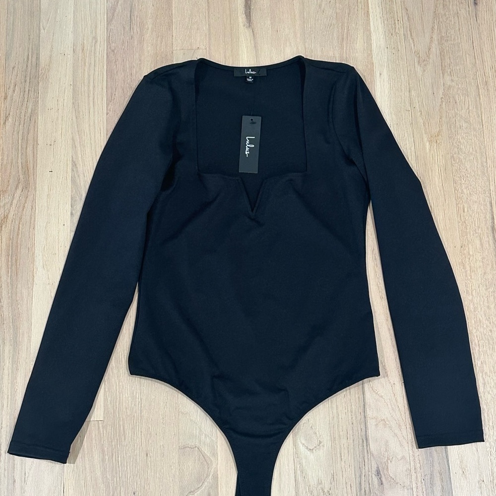NEW LuLus Black Long Sleeve Bodysuit (v shape deep plunge cutout)